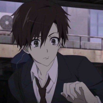 戴隐形眼镜半年未摘